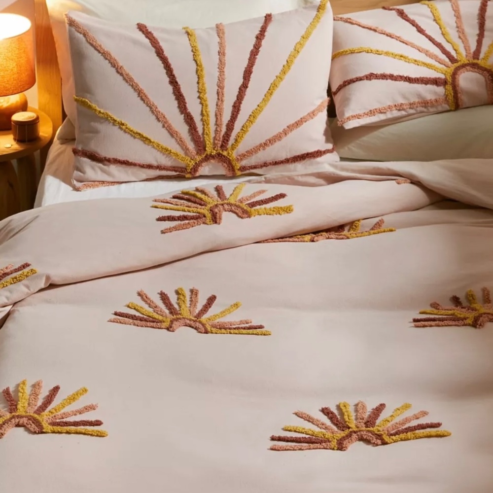 Urban Outfitters Sun Tufted Duvet Cover NWT Full/Queen  Boho